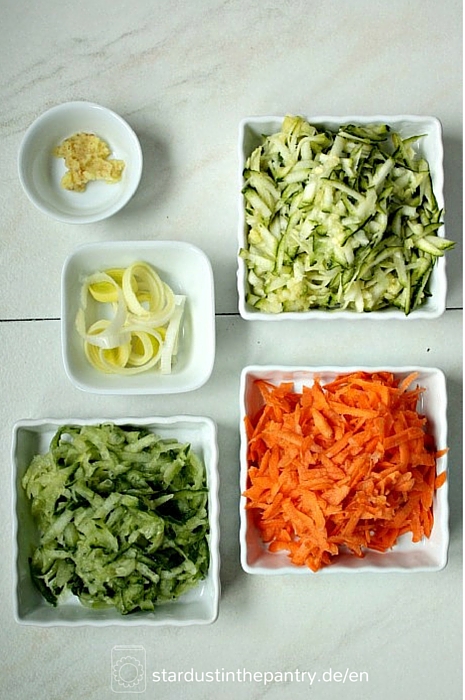 Karotten, Zucchini und Gurken für Salat Wraps(1)
