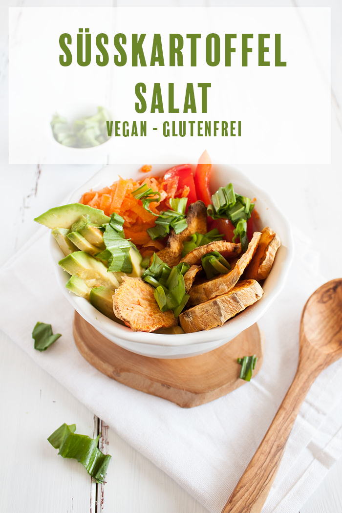 Veganer und glutenfreier Süßkartoffel-Salat. Leckeres und unkompliziertes Gericht! Perfektes leichtes Abendessen. Eine Rezeptkarte gibt es auf dem Blog zum download!