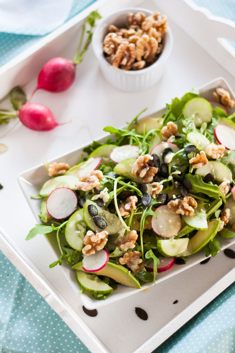 Veganer Rucola-Nuss Salat mit viel Magnesium für starke Nerven