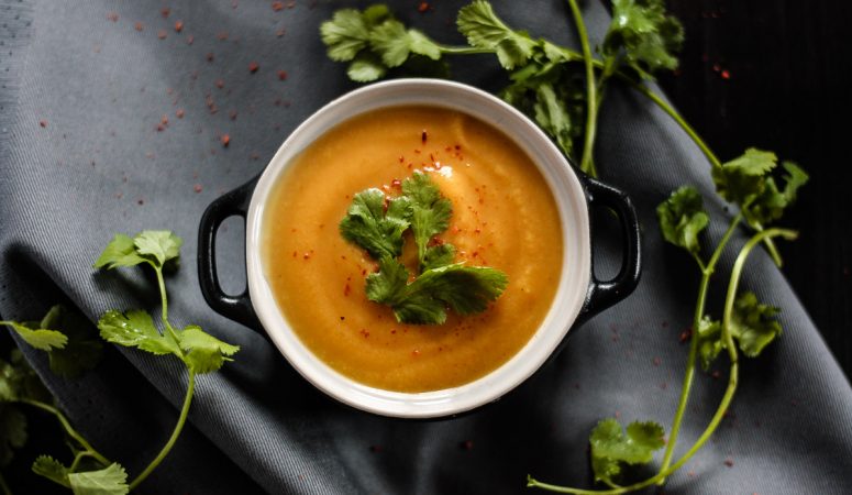 Vegane Blumenkohl-Thai-Suppe