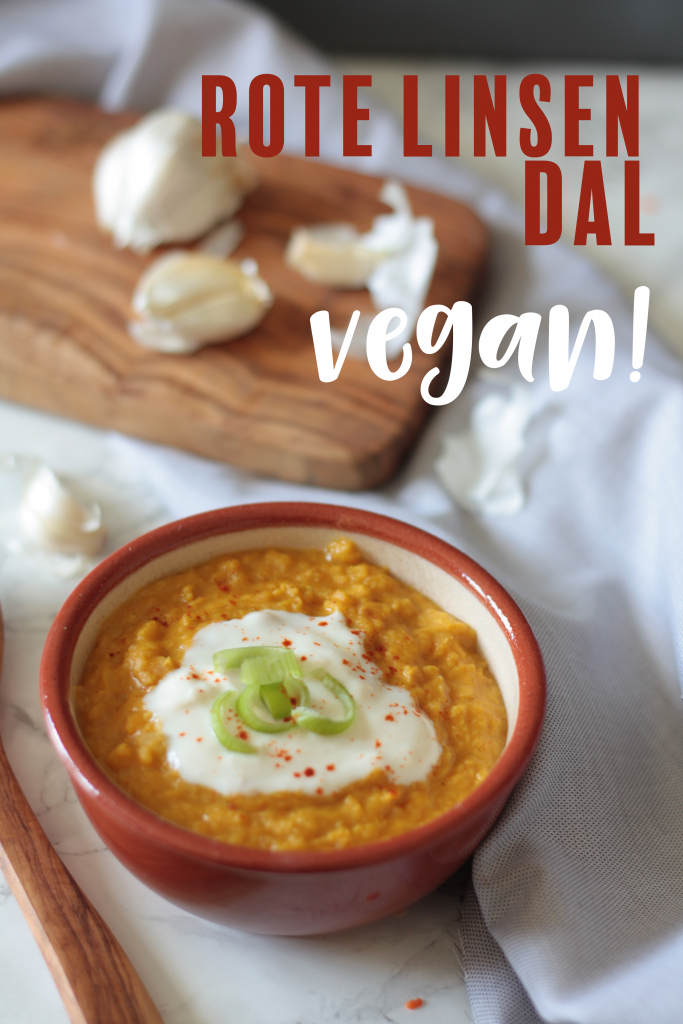 Leckeres veganes rote Linsen Dal - ein gesundes Soulfood! Dieses Dal ist wirklich einfach zuzubereiten und eignet sich auch als Abendessen für unter der Woche!#dal #vegan #soulfood