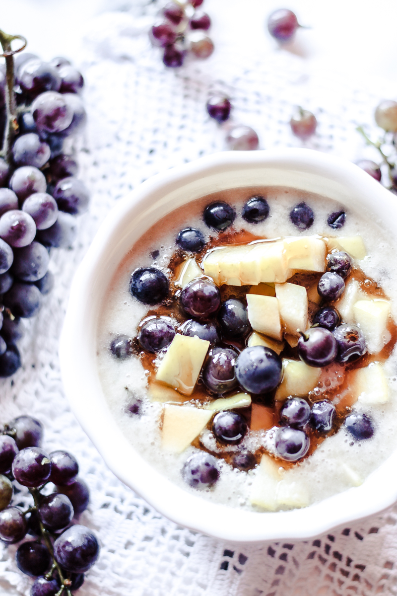 Veganes gesund Frühstück: Fruit Cereals ganz ohne Zucker, mit viel Obst und vielen Vitaminen!
